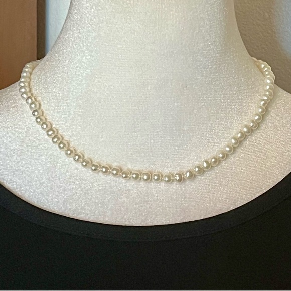 VTG White Freshwater Pearl Necklace w/ Sterling Silver Clasp – 16” Hand-Knotted - Picture 3 of 11